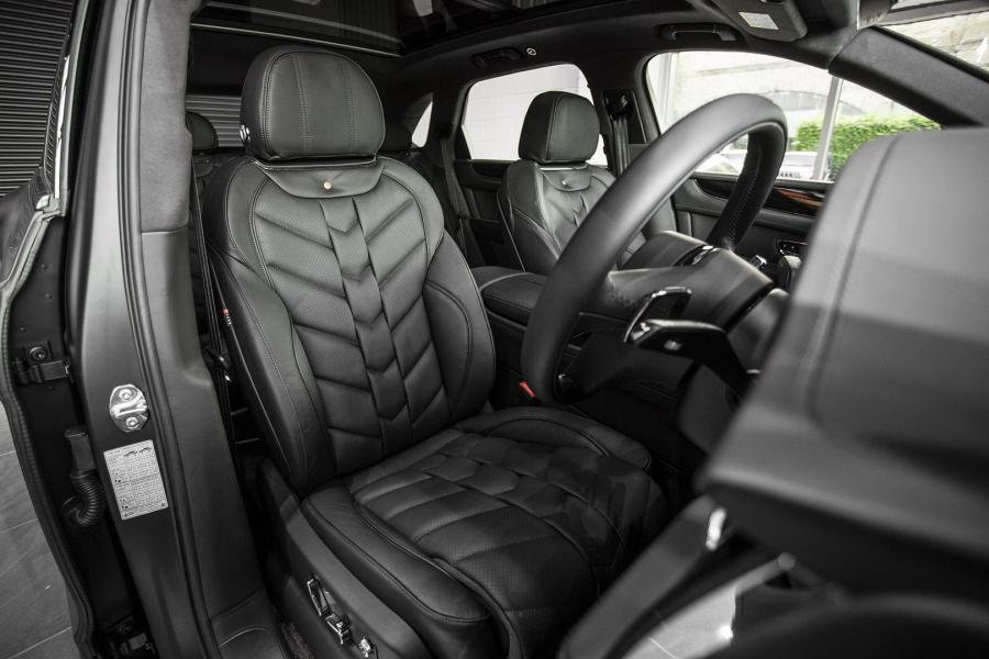 Интерьер Bentley Bentayga Centenary Edition by Project Kahn 2019 года  (фото 2 из 11)